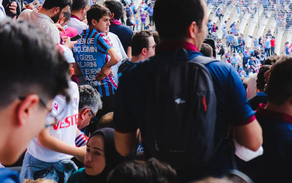 Illustrative photo: Sports — Spectator (not actual attendees)